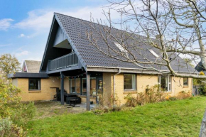 Large Summer House In Bandholm On Lolland, Bandholm